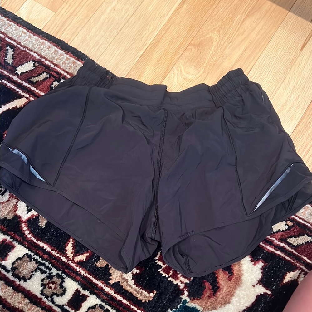 Lululemon Women's Black 4.5” Hotty Hot Shorts
